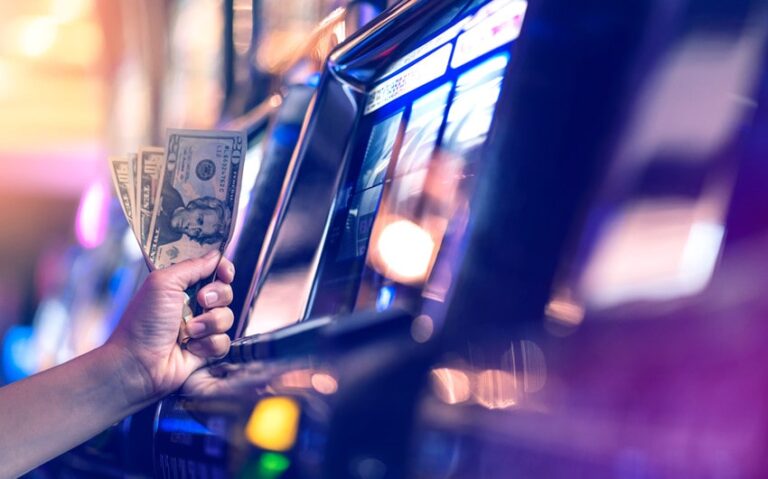 Slot Games Keep Players Engaged